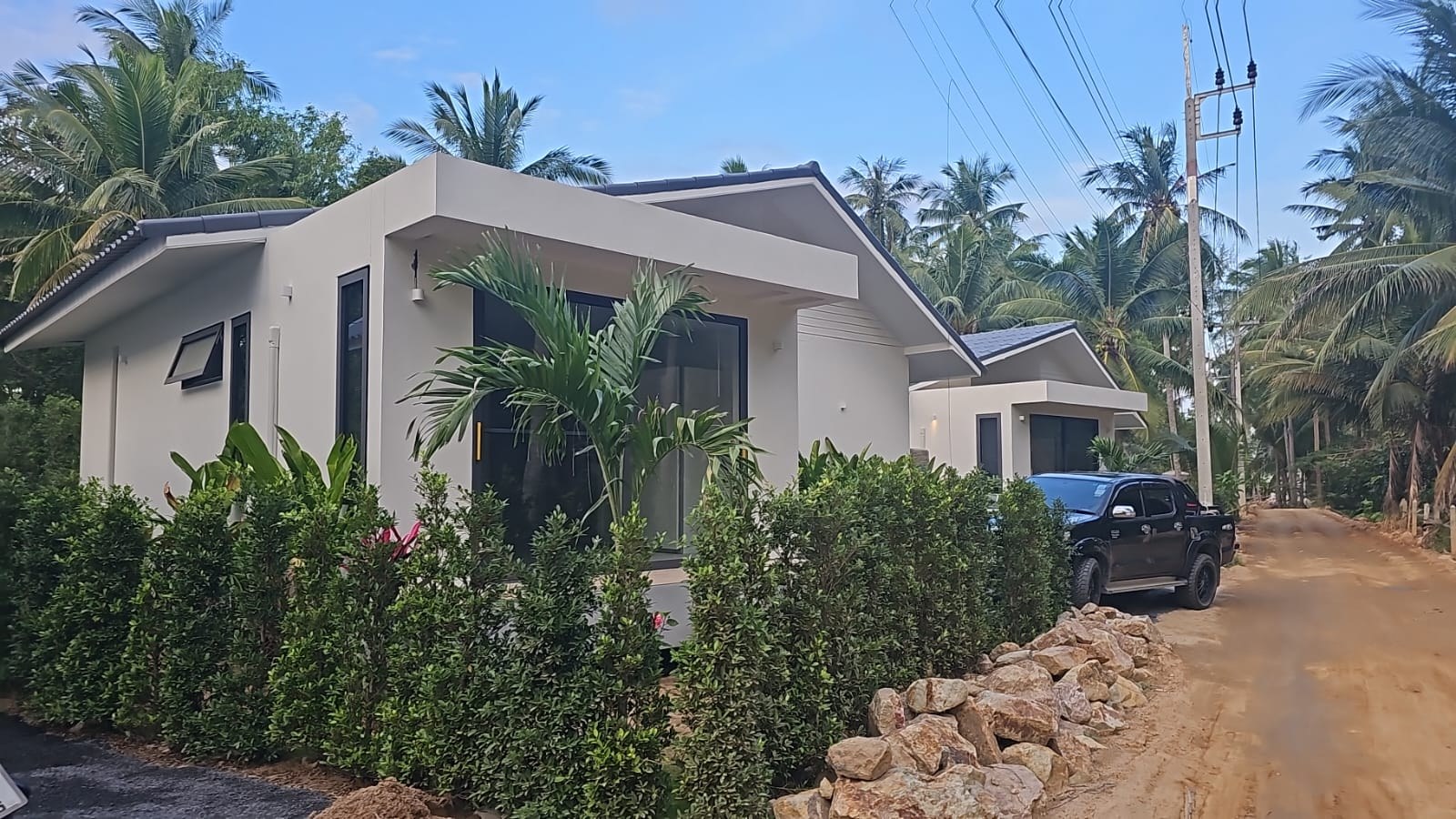 Malibu Chaloklum villa exterior